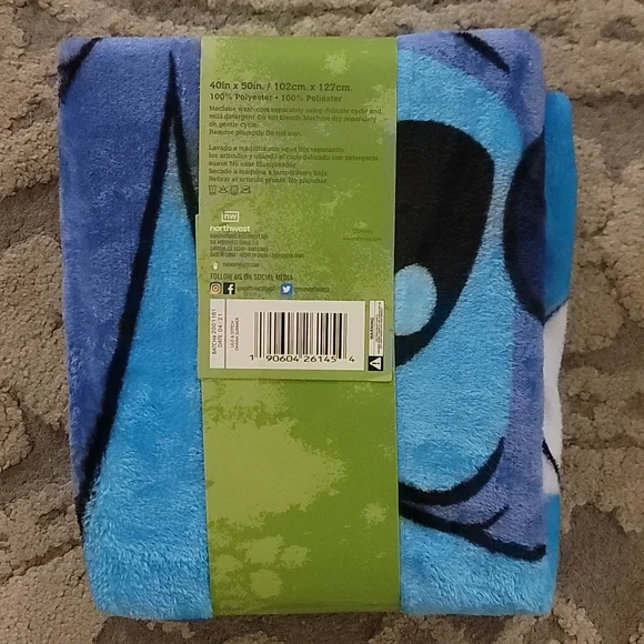 Disney Stitch Silky Soft Throw Blanket Character New 40x50 - Picture 4 of 6
